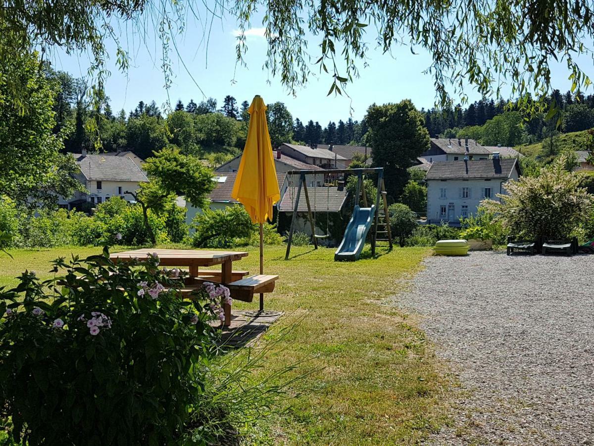 Gite La Censiere Chatel-de-Joux Exteriör bild